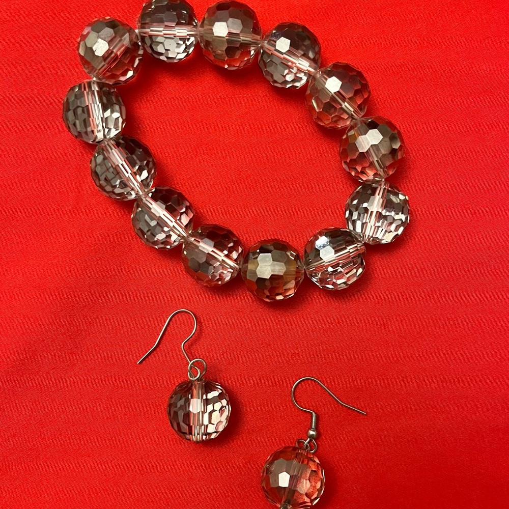 Beaded Bracelet and Earrings Set NWT Crystal Cut TWO PIECES - Picture 1 of 4